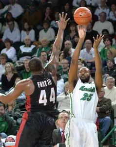 Ryan Taylor pitched in his seventh consecutive double-double with 14 points and 11 rebounds.