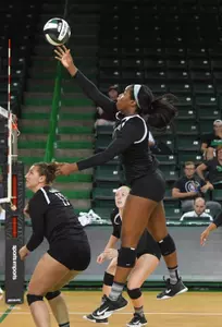 Sophomore Jac'cara Walker had eight kills.