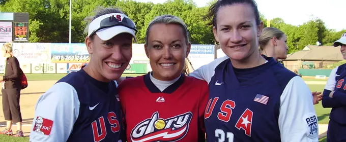 Nichole Thompson-Andrade (middle) while playing for the Washington Glory in the NPF.