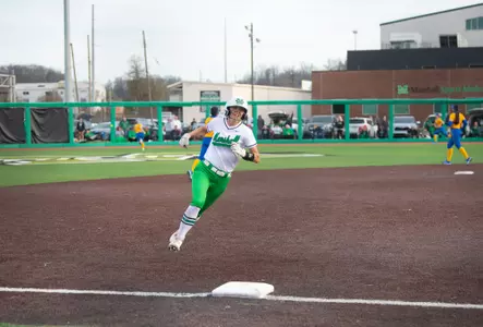 Bick rounding third