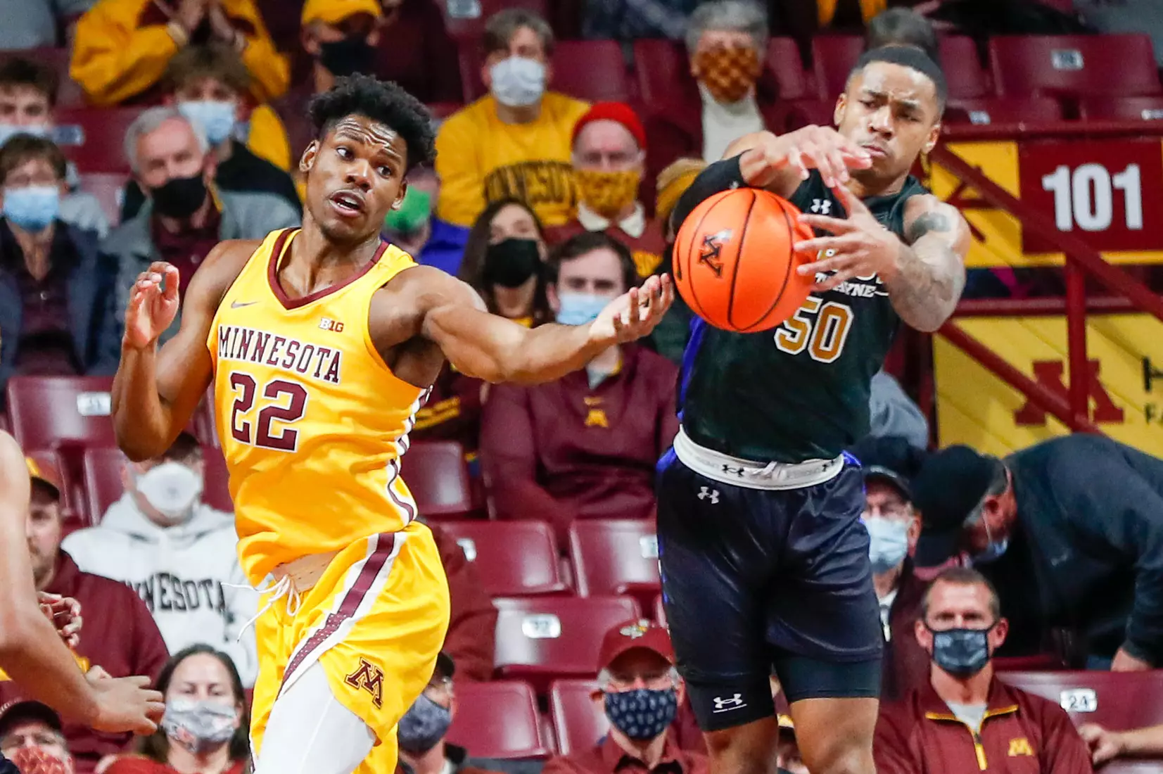 Danny Ogele (22), Jalon Pipkins (50)
NCAA Basketball: Purdue Fort Wayne v Minnesota
©2021 Bruce Kluckhohn