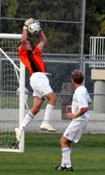 Men's Soccer Falls to Valpo Image