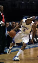 Jaguars Sweep 'Dons Image