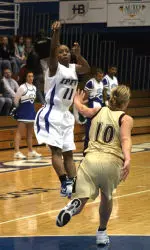 Chippewas Run Past Mastodons Image