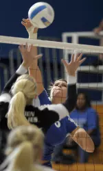 `Dons Even Record with 3-0 Win over Jackrabbits Image