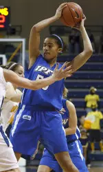 Mastodons Fall in Heartbreaker 58-57 Image