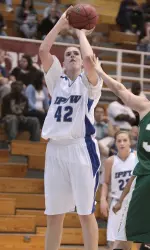 Last Second Shot Downs `Dons 68-66 Image