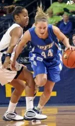 No. 3 Notre Dame Runs Past IPFW 96-60 Image