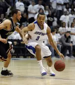 Late Basket Lifts IUPUI over IPFW Image