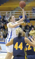 Mastodons Hold on for Three-Point Victory Image
