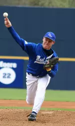 Baseball Splits Doubleheader at South Dakota State Image