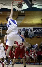 Mastodons Rally Late to Top T-Birds, 61-56 Image