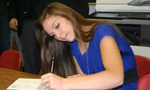 Miranda Kramer NLI Signing