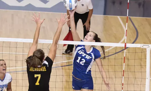 Maya Schlindwein vs. Milwaukee