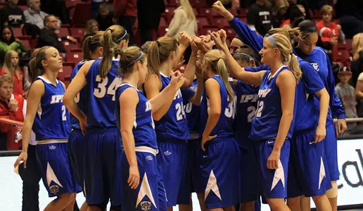 Team Huddle vs Cincinnati