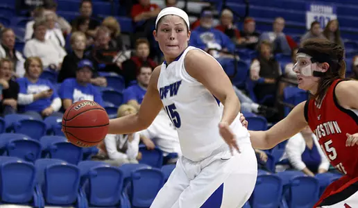 Hillary Moore vs YSU