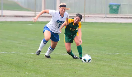 Kelcey Thompson_Action