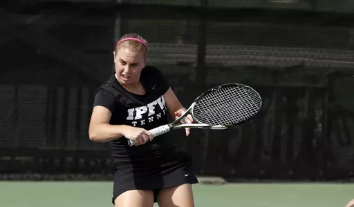 Mastodon Netters Fall to Wright State and Detroit, 4-3 Image