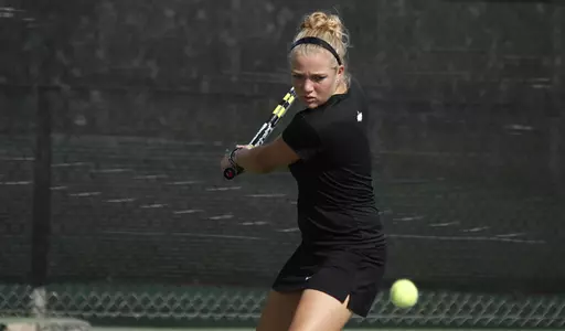 Women's Tennis Dominates Glendale, 9-0 Image
