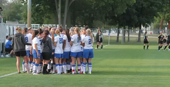 wsoc_generic_team_huddle