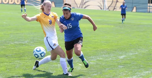 082513_lc_wsoc_northerniowa