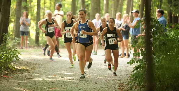 Women's Cross Country Julie Jeszenscky