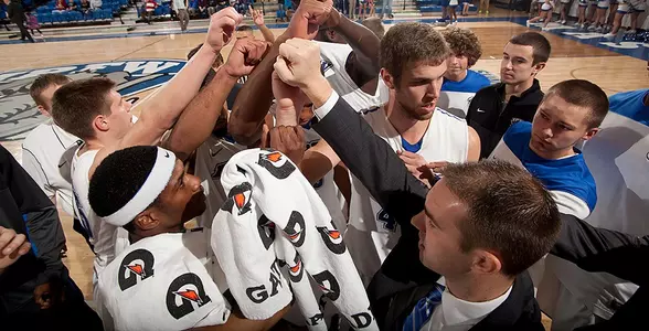 Team_Huddle_vs_IU-Kokomo