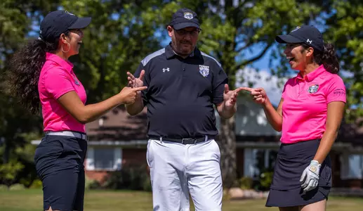 Laura and Luiza Caetano
