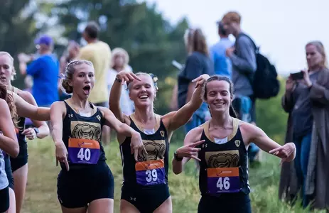 Ava Genovese, Lydia Carrell, Riley Tate