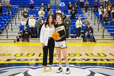 Amellia Bromenschenkel