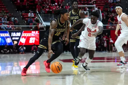 Hadnot Scores 20 in Setback at Utah Image