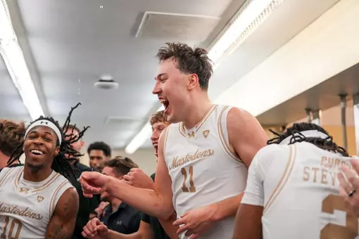 MBB Maximus Nelson Notre Dame celebration