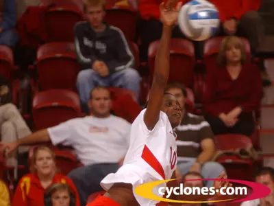 Cyclones Drop 3-2 Heartbreaker to No. 3 Texas