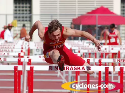 ISU Shuttle Hurdlers Capture Relay Award