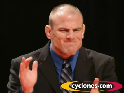 Sanderson Signs Top Big Man