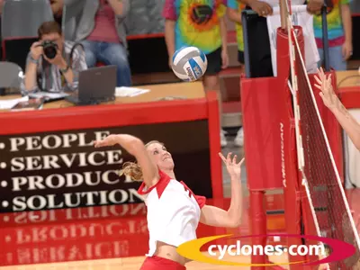 Cyclones Beat UNI, 3-0; Boeve Gets 1,000th Kill