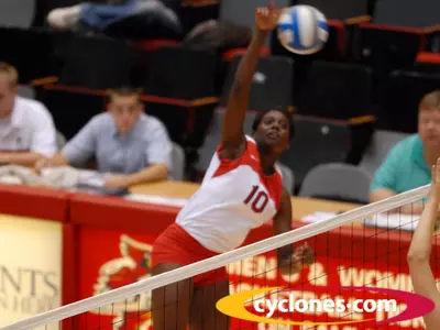 Cyclones Drop Opener To Middle Tennessee
