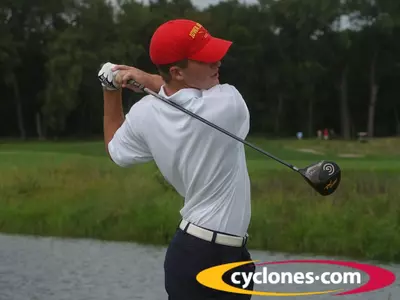 Men's Golf in Tenth at Ron Moore