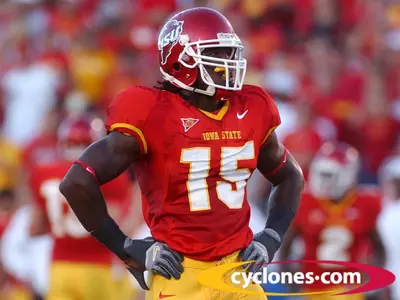 Bowen Named MVP at Banquet