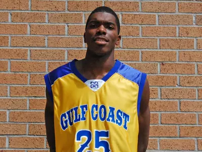 Gilstrap Signs With ISU Men's Hoops