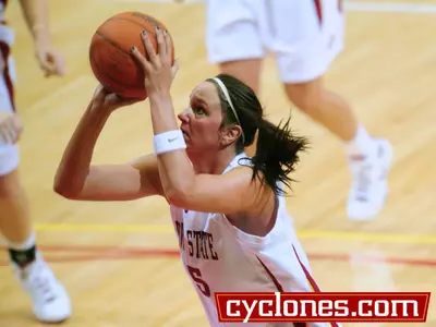 Cyclones Escape Boulder with 53-47 Win Over CU
