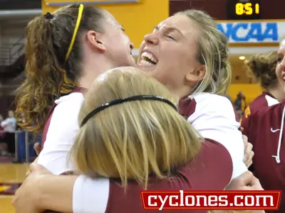 Cyclones Stun Sixth-Seeded Gophers, 3-1