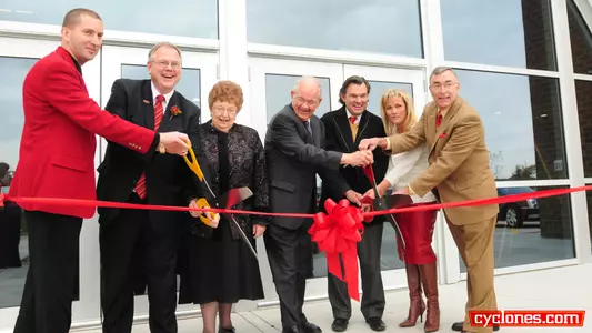 ISU Dedicates New Basketball Practice Facility