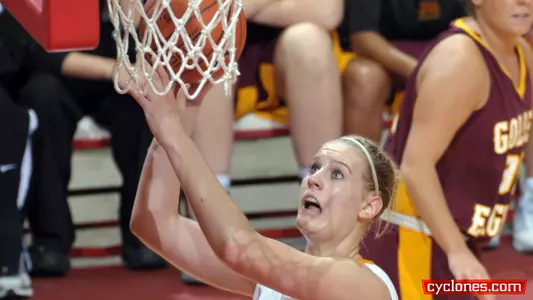 Poppens and Prins Pace Cyclones to Exhibition Win