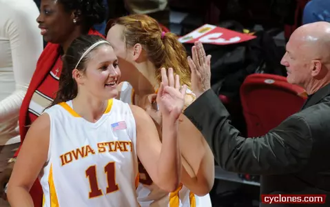 Cyclones Travel North to Take On Minnesota
