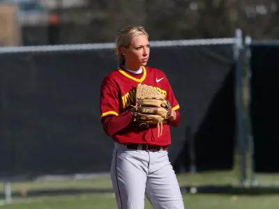 Cyclones Fall To No. 25 Texas, 5-1