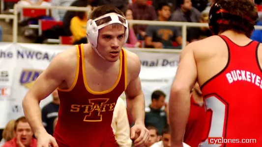 Cyclones Storm Bonus-Points On Illinois To Win 33-9