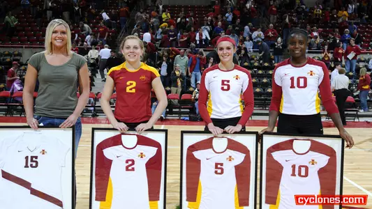 No. 8 Texas Holds Off No. 16 Cyclones