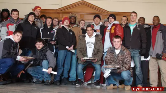 Cyclone Wrestlers Go "A-caroling"