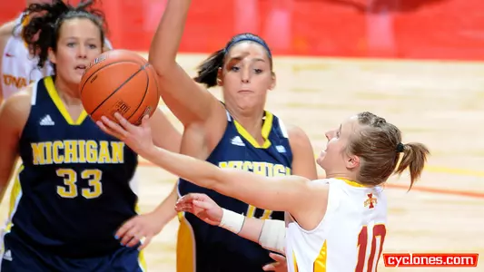 Bolte, Mansfield Lead Iowa State Past Michigan, 60-47